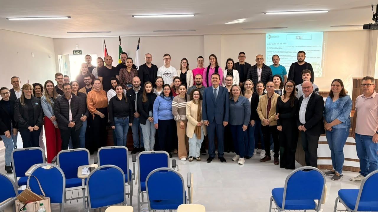 Servidores de Descanso participam de capacitação sobre Reforma Tributária