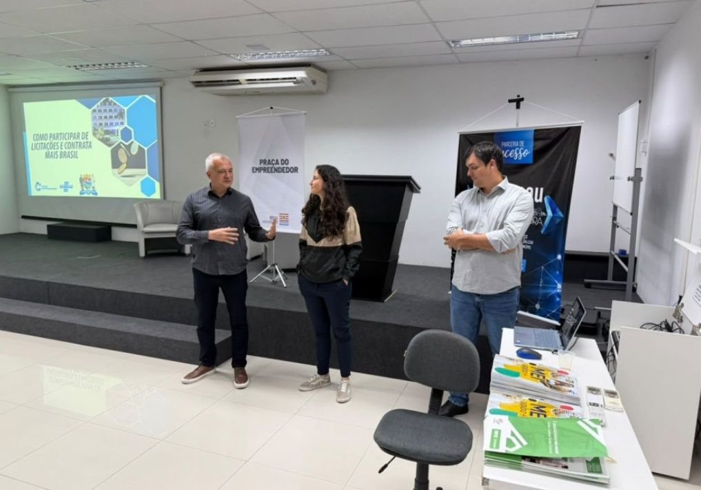 Blumenau realiza mutirão para cadastro de MEIs na plataforma Contrata+ até sexta-feira