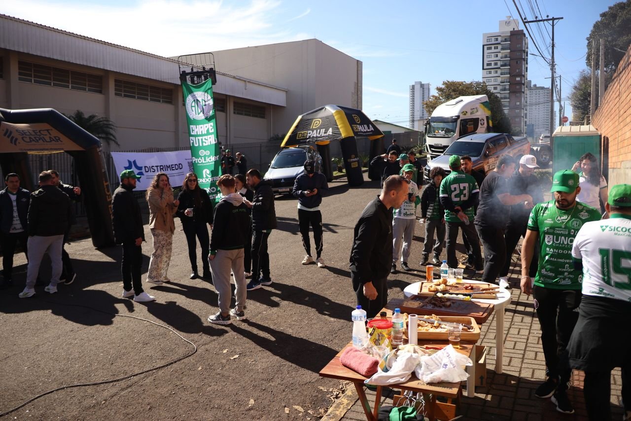 Chape Futsal realiza esquenta da torcida antes de jogo contra Sorriso pelo Brasileiro