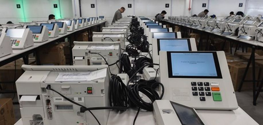 TRE-SC distribui 18,8 mil urnas eletrônicas para as eleições de 2026