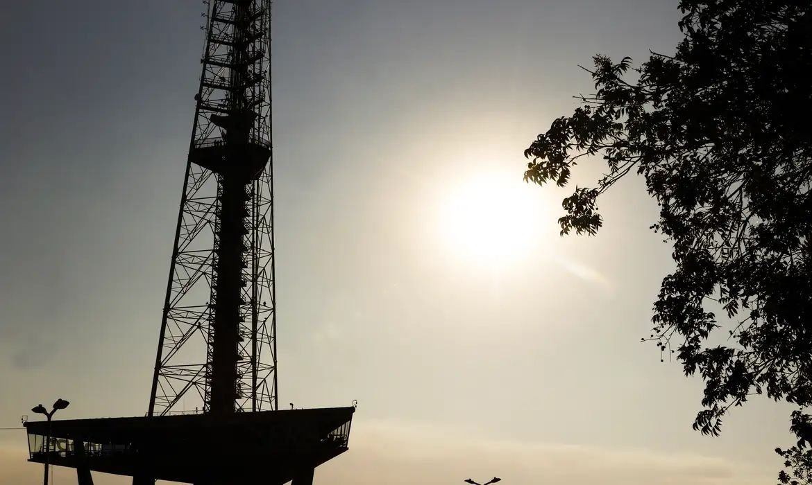 Previsão do Tempo: Frio no Sul e Calor no Centro-Oeste do Brasil