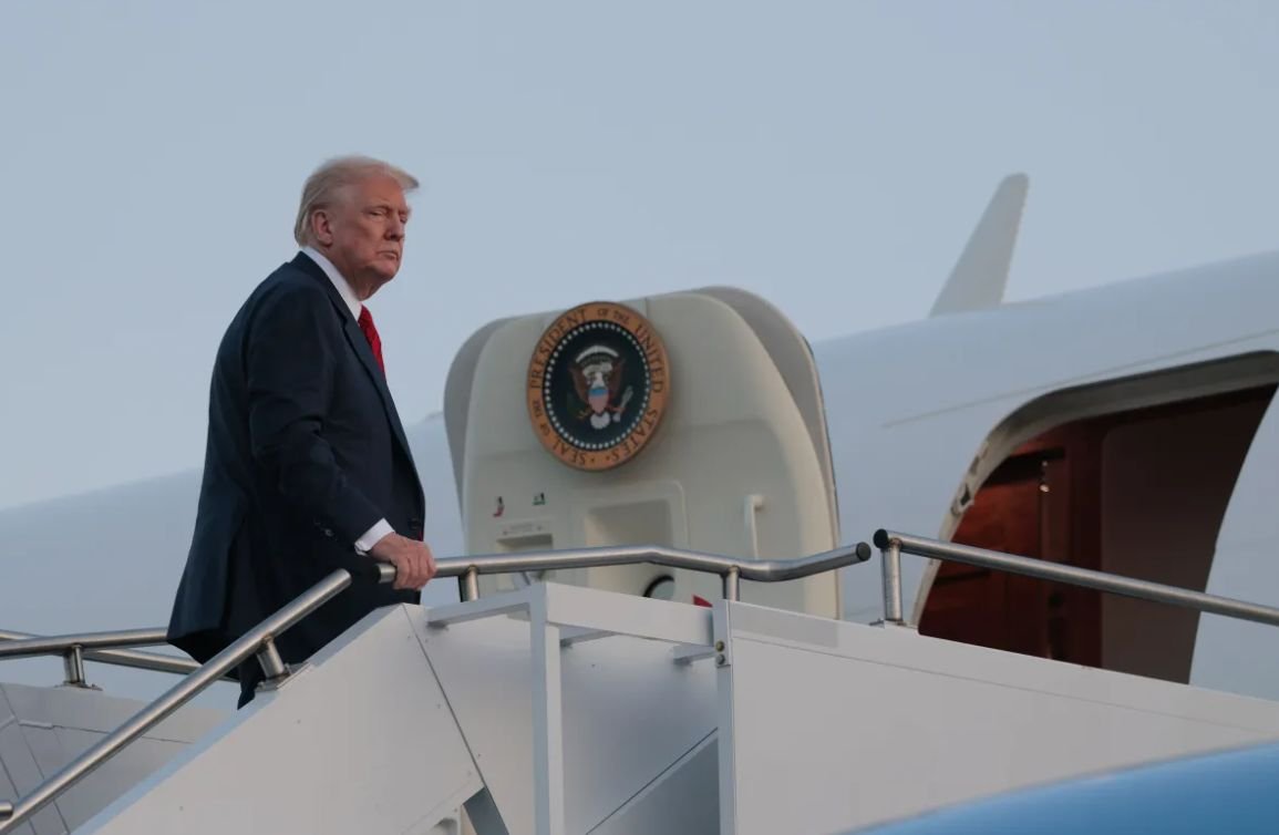Transferência secreta de Trump para jato militar após ameaça do Irã
