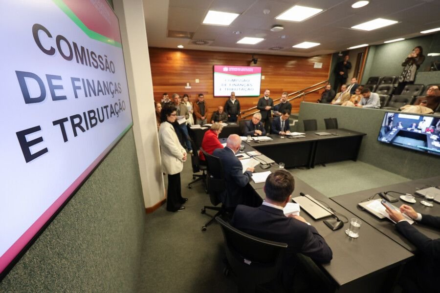 Alesc aprova extinção da Cohab e mudanças na distribuição do IBS
