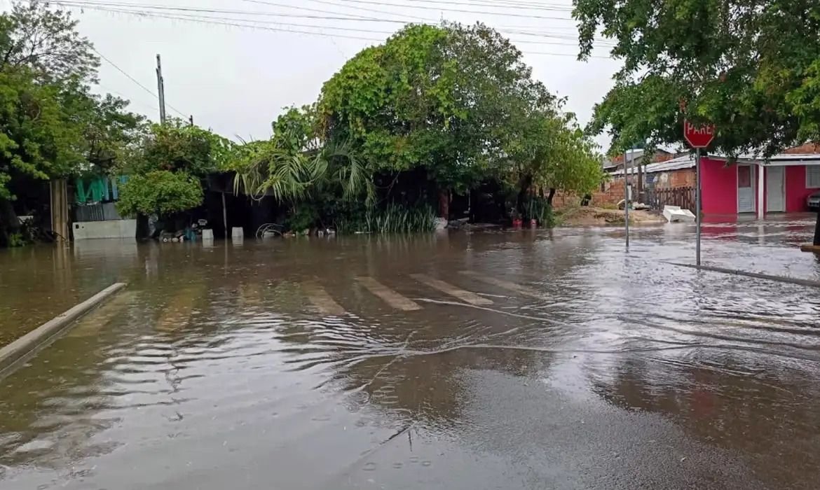 Defesa Civil reconhece emergência em 19 municípios do Rio Grande do Sul após temporais