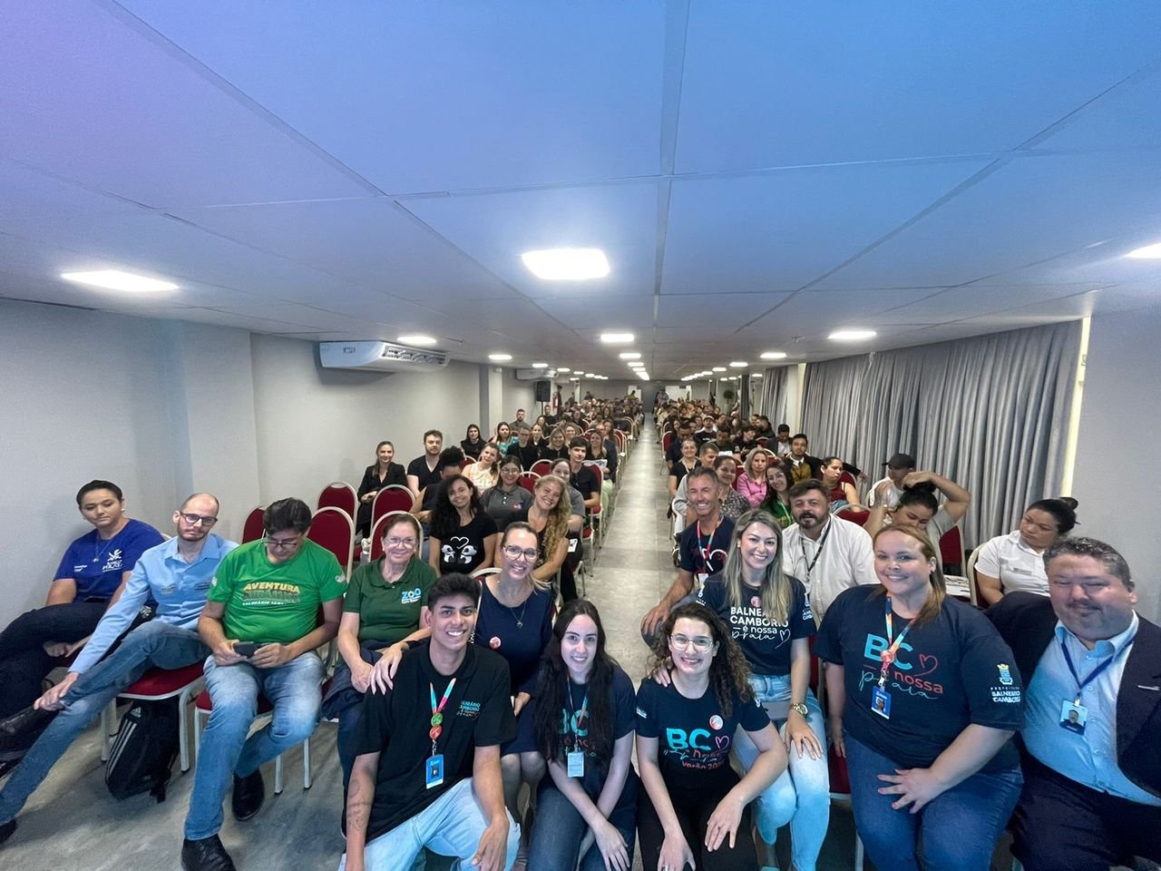 Curso gratuito de atendimento ao turista tem 584 inscritos em Balneário Camboriú