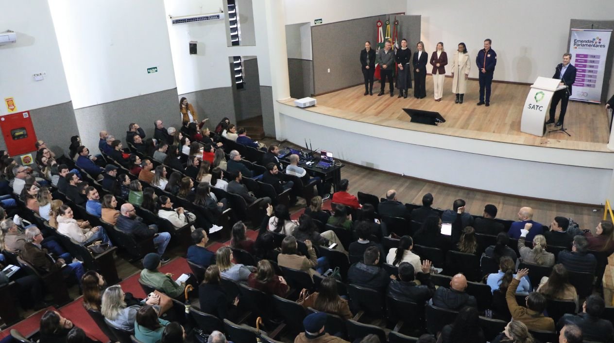 Ciclo do TCE/SC sobre emendas parlamentares orienta 500 gestores em Criciúma