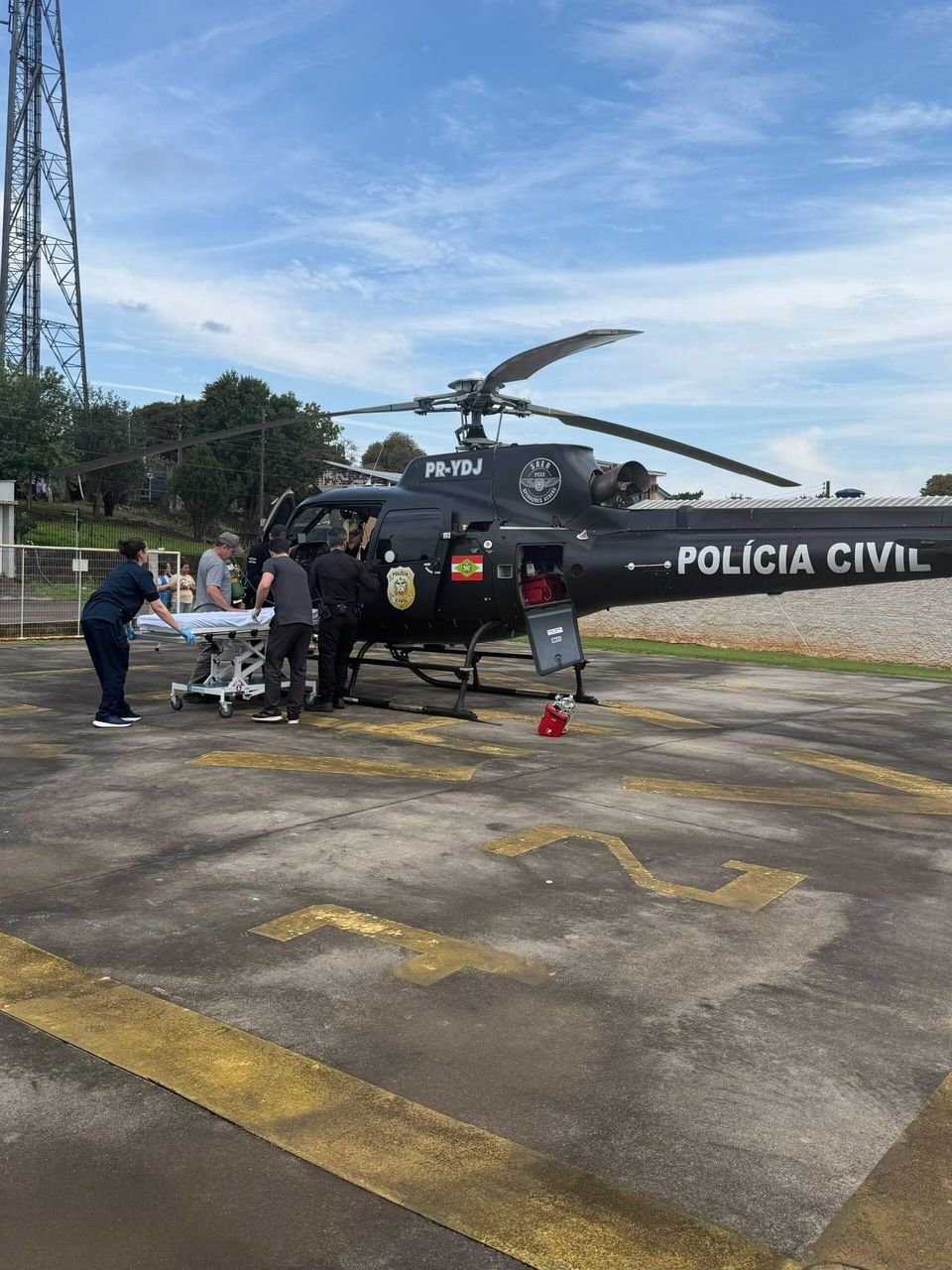 Criança em estado grave é transferida de São Carlos para Chapecó em operação aeromédica
