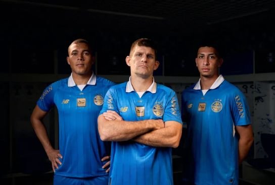 Grêmio lança terceiro uniforme em homenagem à Tríplice Coroa de 1996