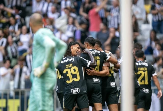 Grêmio sofre derrota para Atlético-MG e permanece fora da zona de rebaixamento