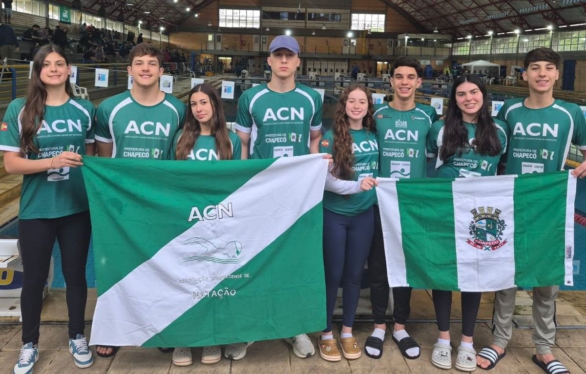 Chapecó conquista ouro no Campeonato Catarinense de Natação em Florianópolis