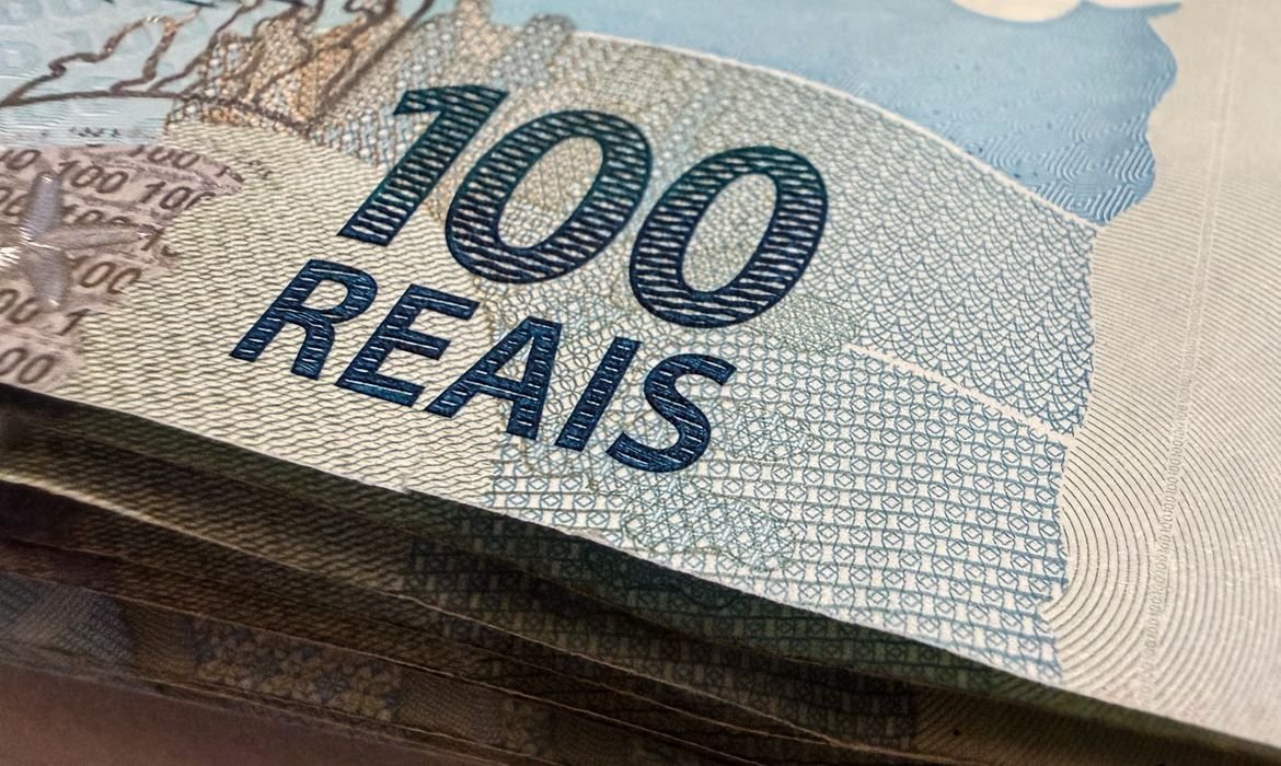 Mercado mantém projeções estáveis para inflação, juros, PIB e dólar