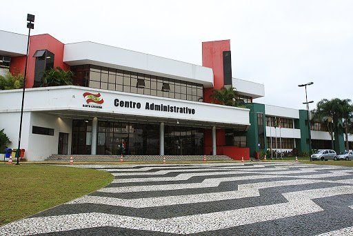 Três vices se destacam na disputa pelo Governo de SC; Carol de Toni enfrenta críticas