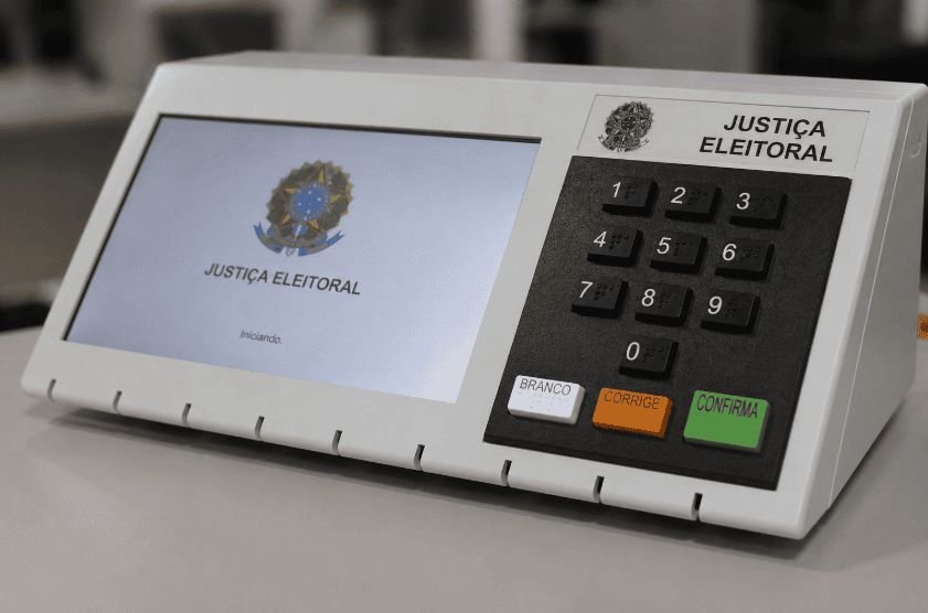 Urna eletrônica não exibe mensagem 'Confirma o seu voto', esclarece Justiça Eleitoral