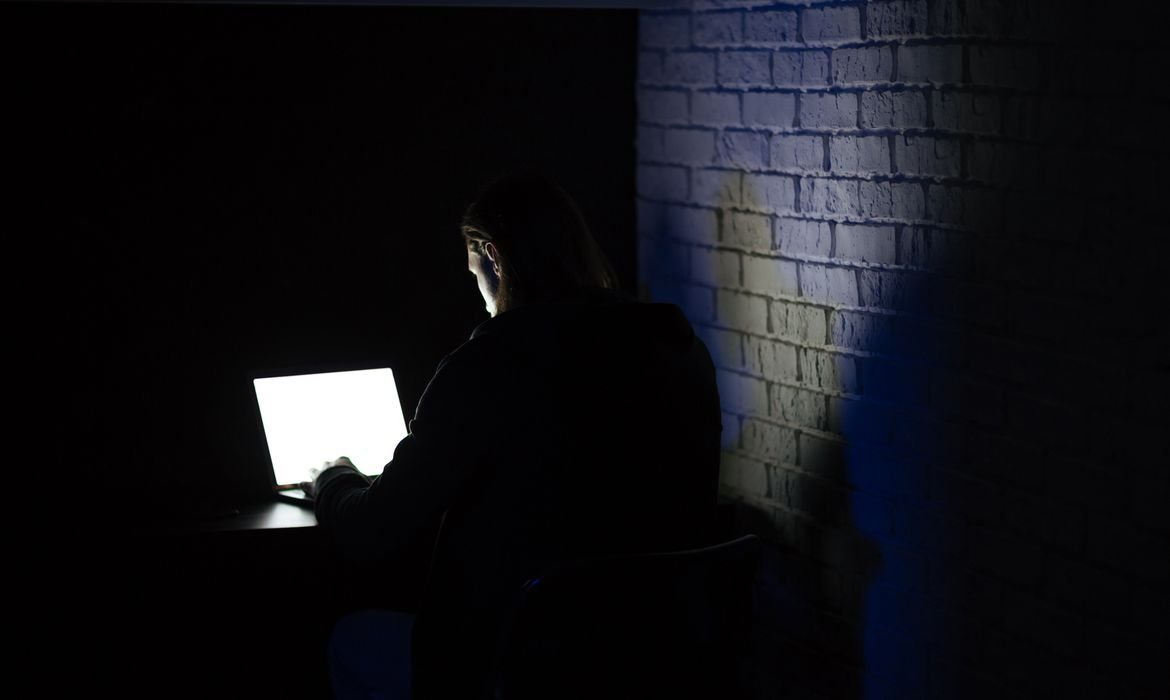 Pesquisa revela que 42% das mulheres brasileiras já apostaram online