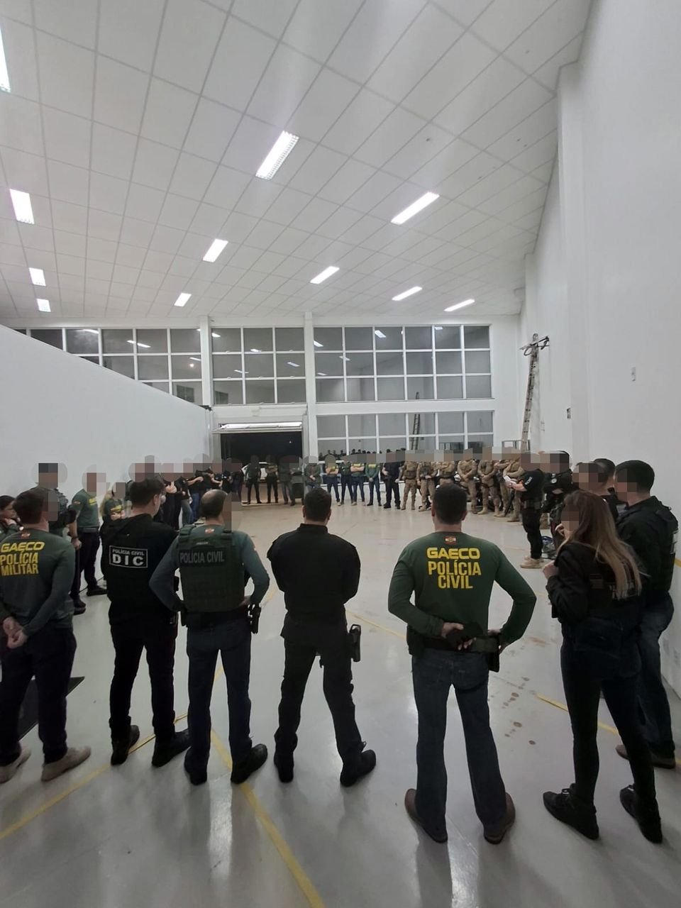 Operação 'Istós' cumpre 39 ordens judiciais contra facção criminosa em SC