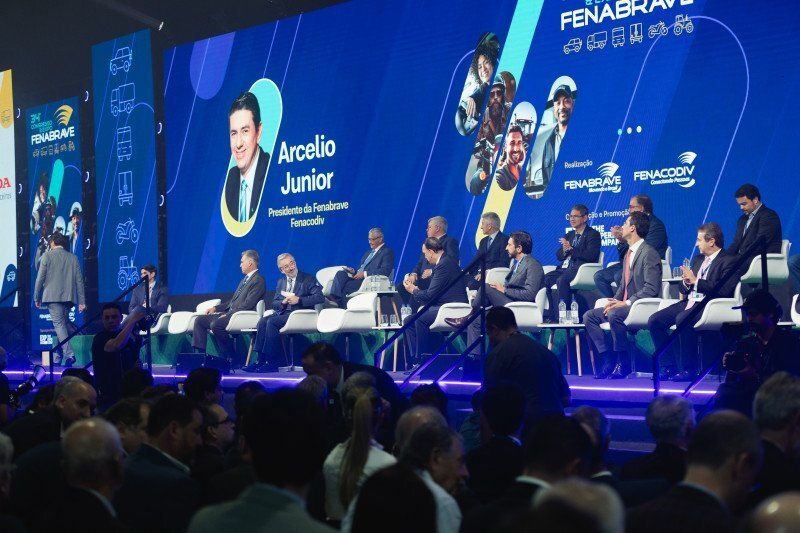 Abertura do 34º Congresso & ExpoFenabrave destaca setor automotivo e cenário econômico