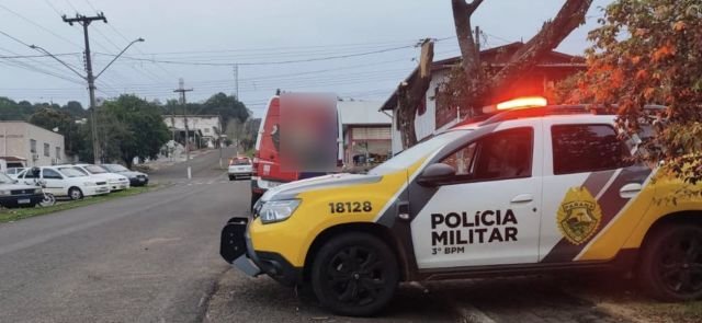 Homem de São Miguel do Oeste é encontrado morto dentro de van no Paraná