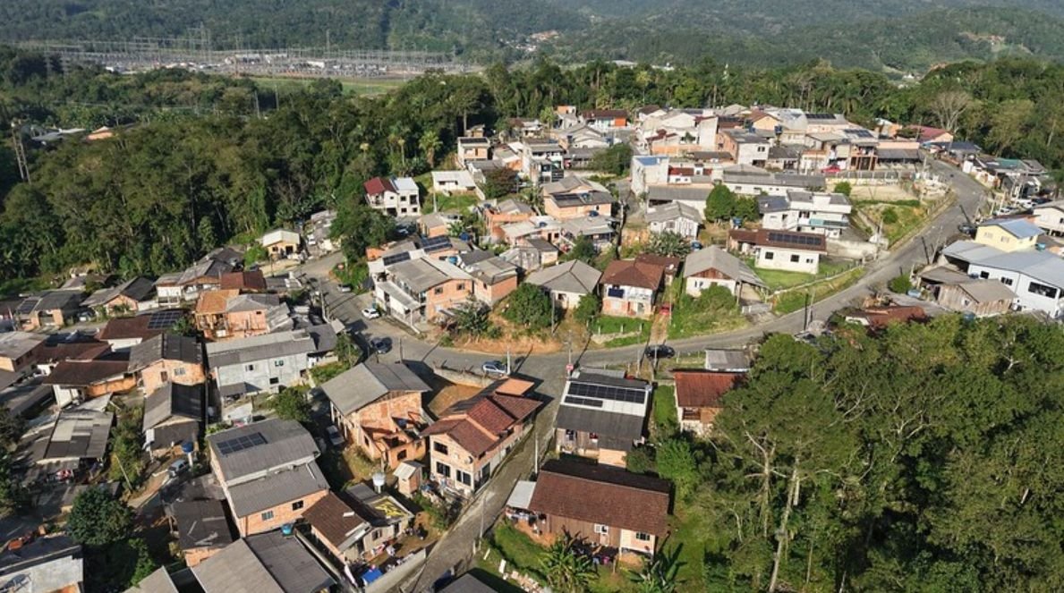 Blumenau regulariza 117 lotes na Vila Jensen após 30 anos de espera