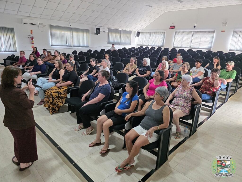 Capacitação 'Mulheres Inspiram Mulheres' é realizada em São João do Oeste
