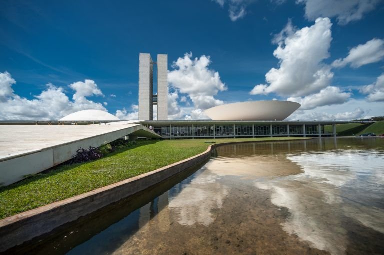 Eleições de 2026 para Câmara dos Deputados terão menos candidatos que em 2022