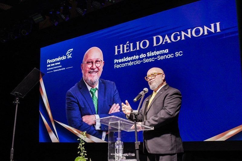 Hélio Dagnoni é reeleito presidente da Fecomércio-SC até 2030