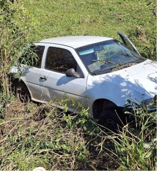 Polícia recupera veículo furtado abandonado na BR-163 em Dionísio Cerqueira
