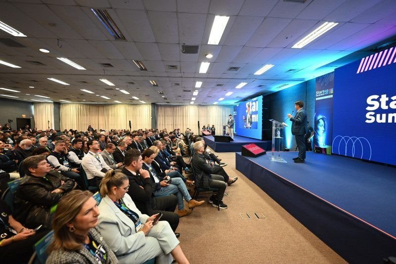 Startup Summit 2026 é aberto em Florianópolis com projeção de R$ 353,7 milhões em negócios