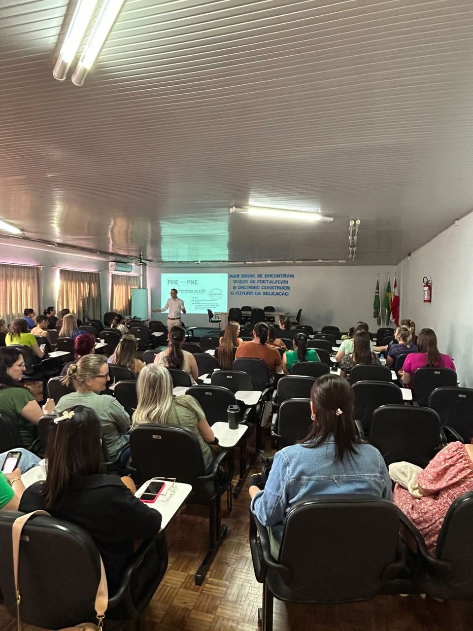 São Miguel do Oeste realiza formação sobre o Plano Municipal de Educação
