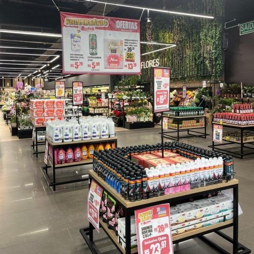 Bistek Supermercados celebra 47 anos com campanha de ofertas e Dot Cake