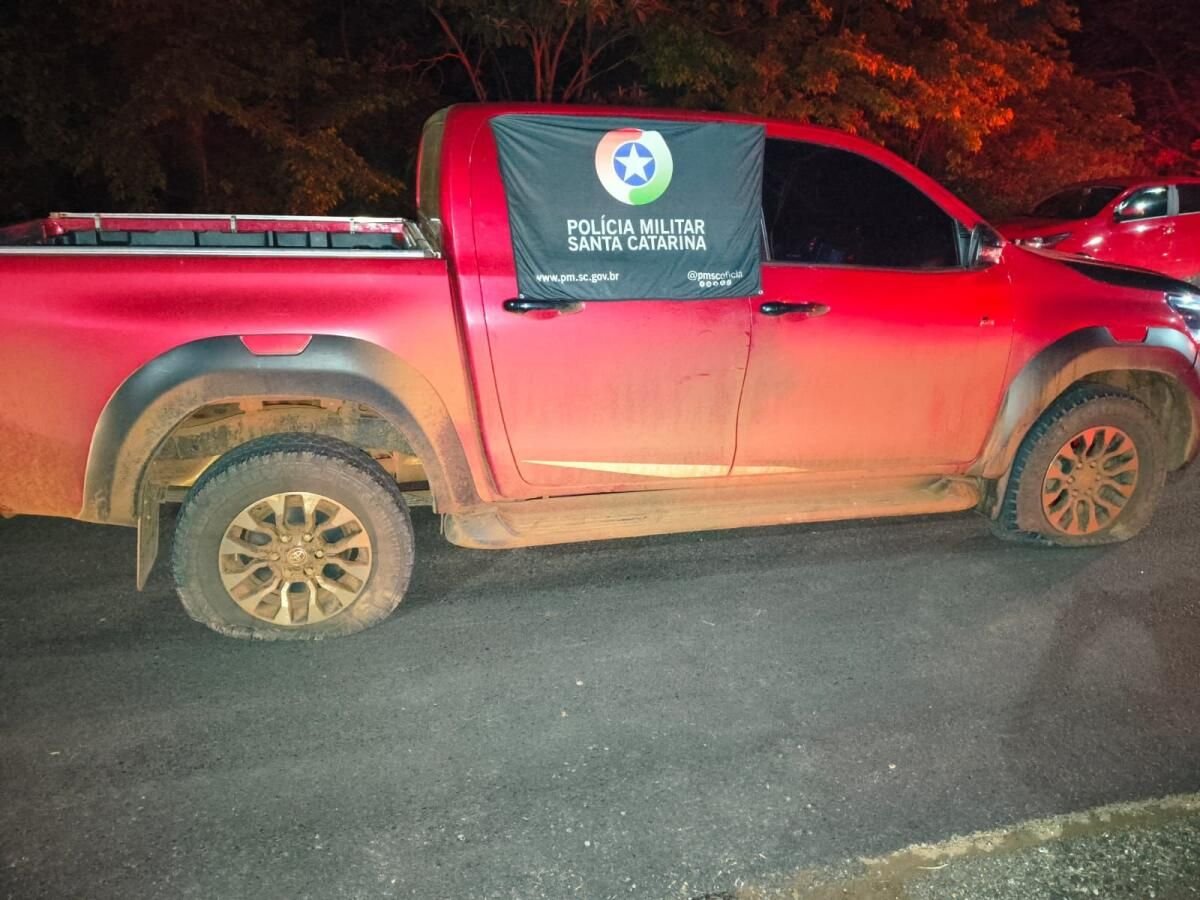 Polícia Militar recupera Hilux furtada em Flor do Sertão