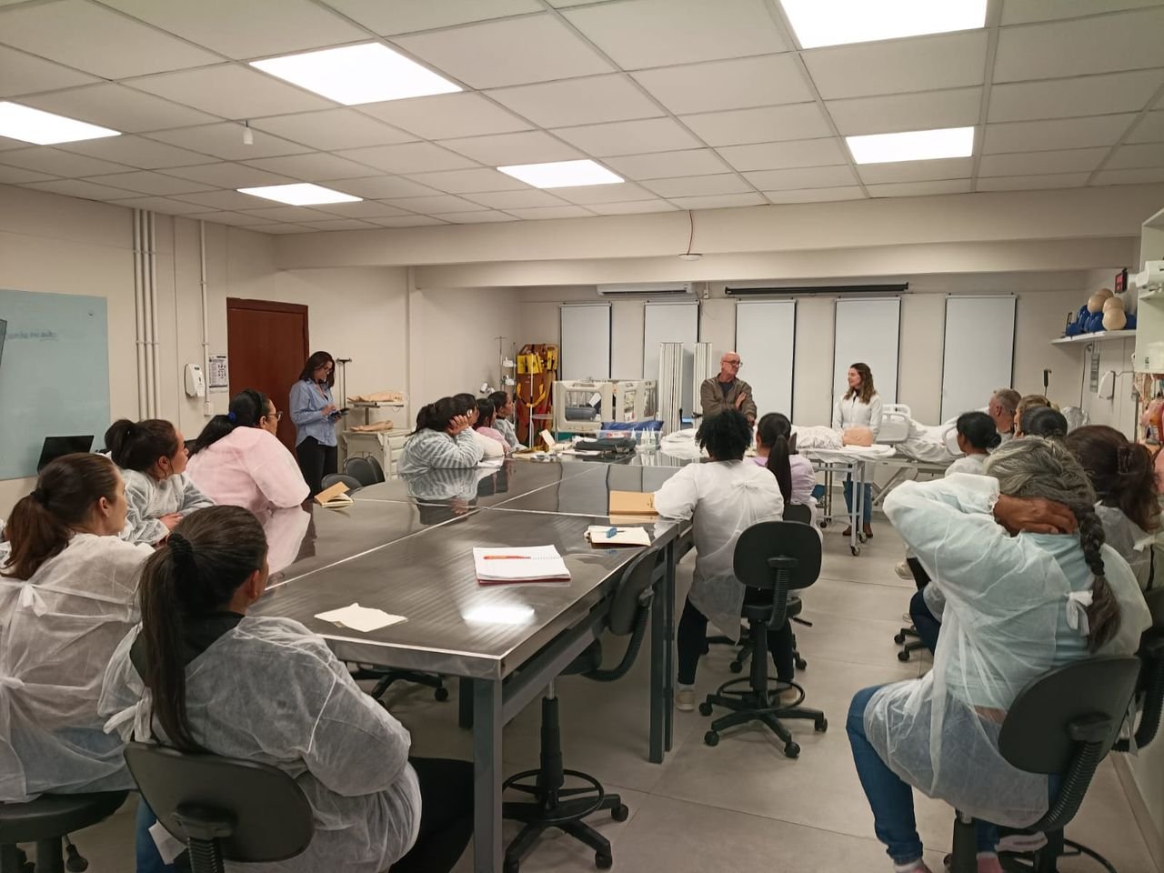 Curso de Cuidados com Idosos inicia aulas práticas em Chapecó