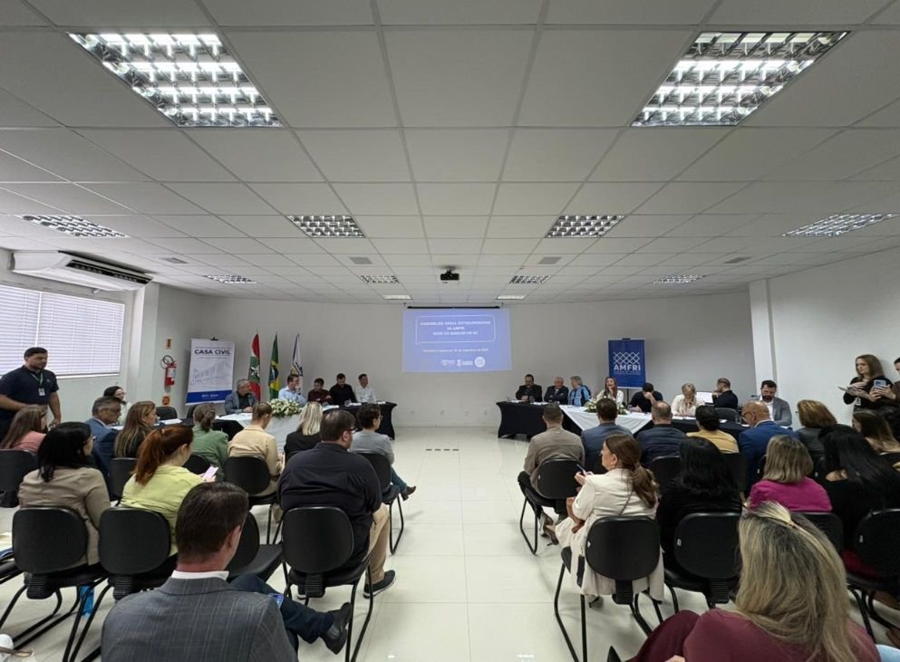 Municípios da Amfri discutem ações conjuntas para melhorar índices da educação