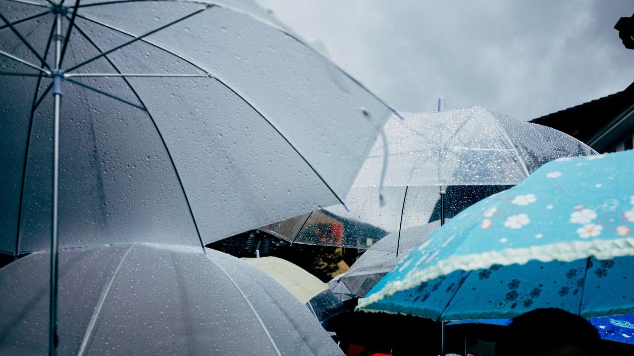 Frente fria provoca chuvas e temporais em Santa Catarina