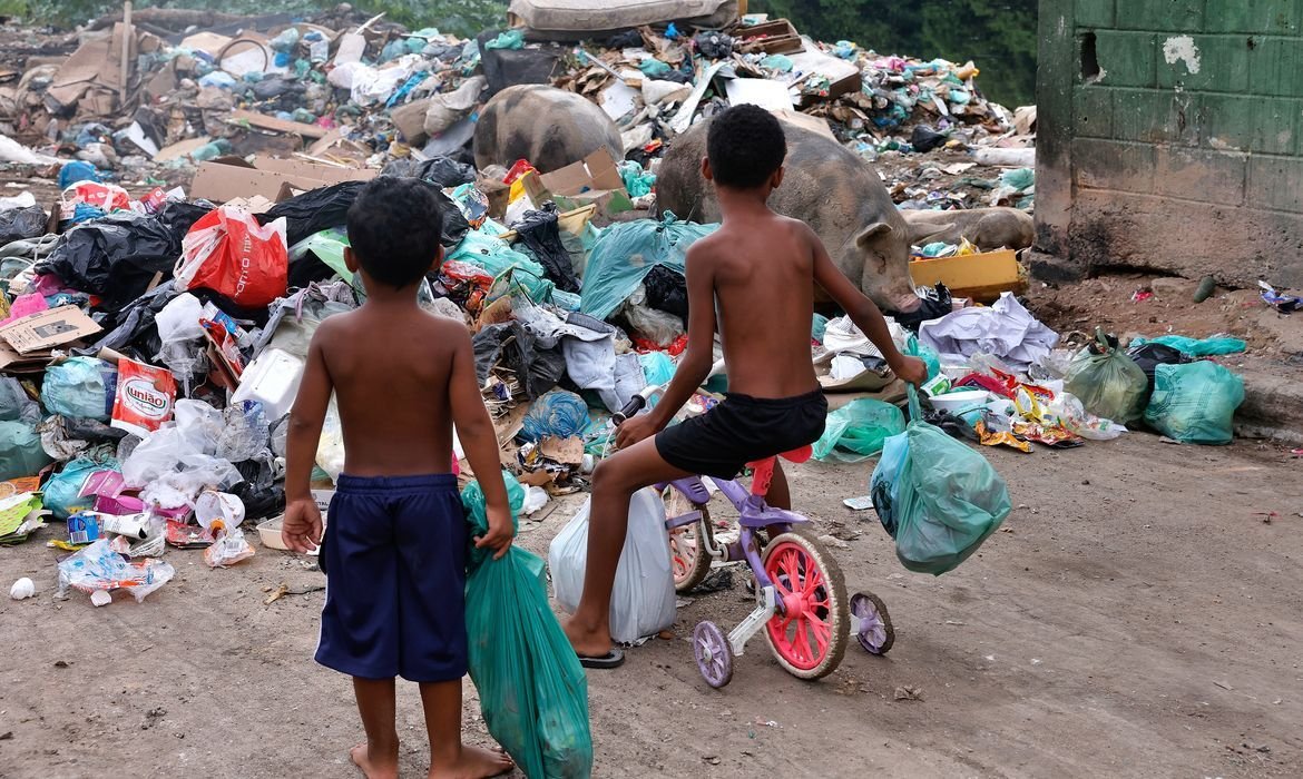 Senado aprova ECA Ambiental priorizando crianças e adolescentes em políticas ambientais