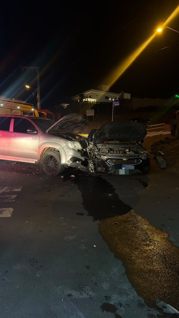 Acidente entre carros deixa quatro feridos em Maravilha, SC