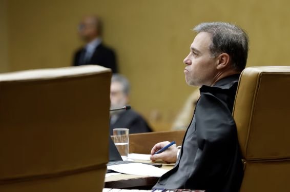 Mendonça libera processo com mensagens atribuídas a Moraes e Vorcaro para plenário do STF