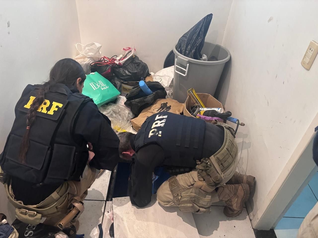 Cocaína de 231 kg é encontrada em esconderijo subterrâneo em SC