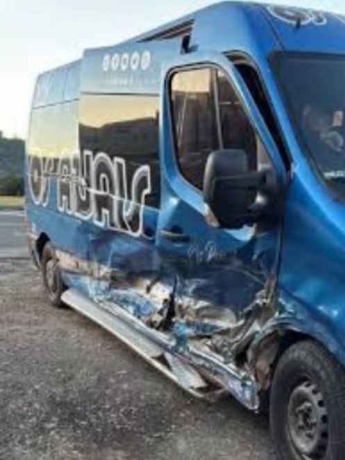Acidente com van de músicos da banda Os Atuais em Encantado, RS