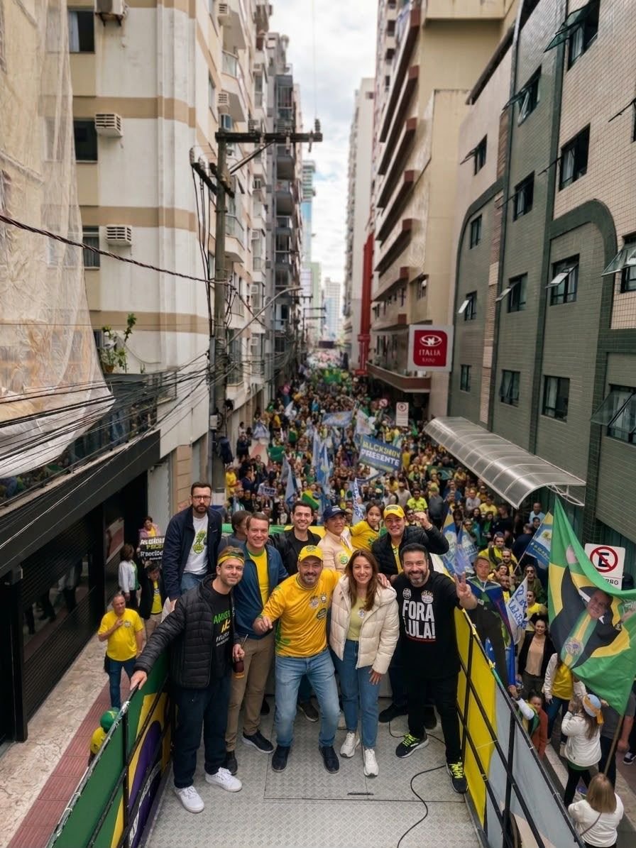 Mobilização de 10 mil pessoas em Balneário Camboriú marca o Dia da Independência
