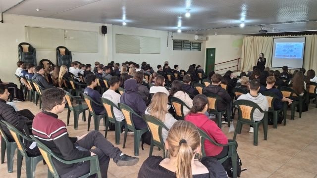 Promotoria de Justiça de Cunha Porã realiza palestras sobre escolhas em escolas