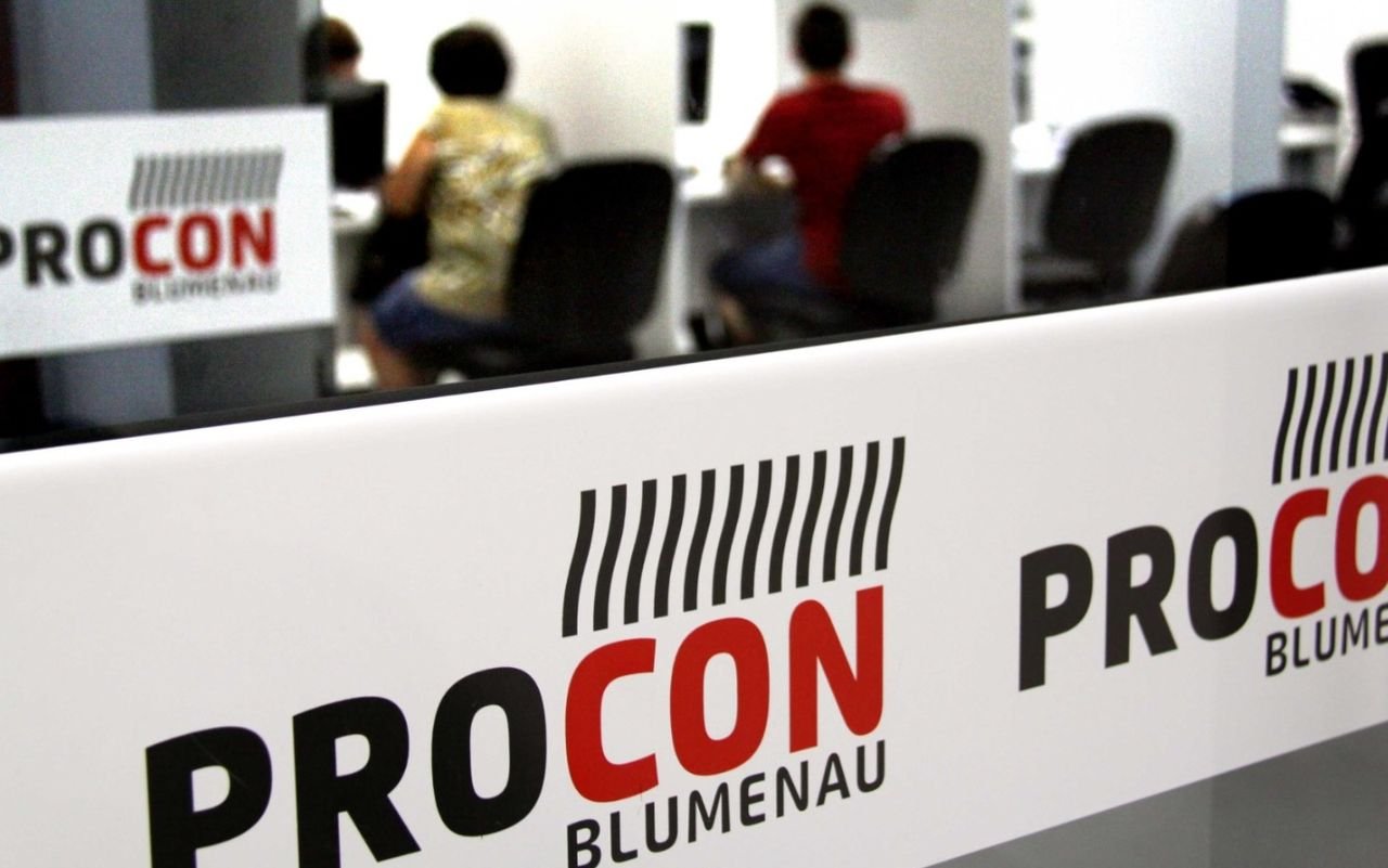 Blumenau lança programa do Procon para educação financeira nas escolas
