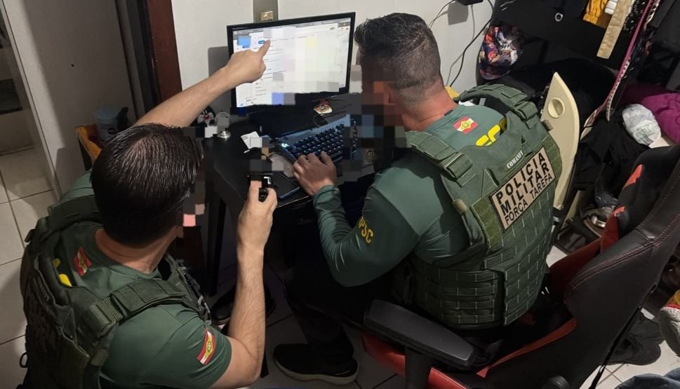 GAECO cumpre mandados em SC e RS contra suspeitos de golpes em renegociação de dívidas
