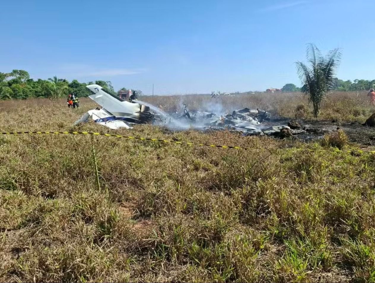 Avião de pequeno porte cai em Água Boa e deixa três mortos