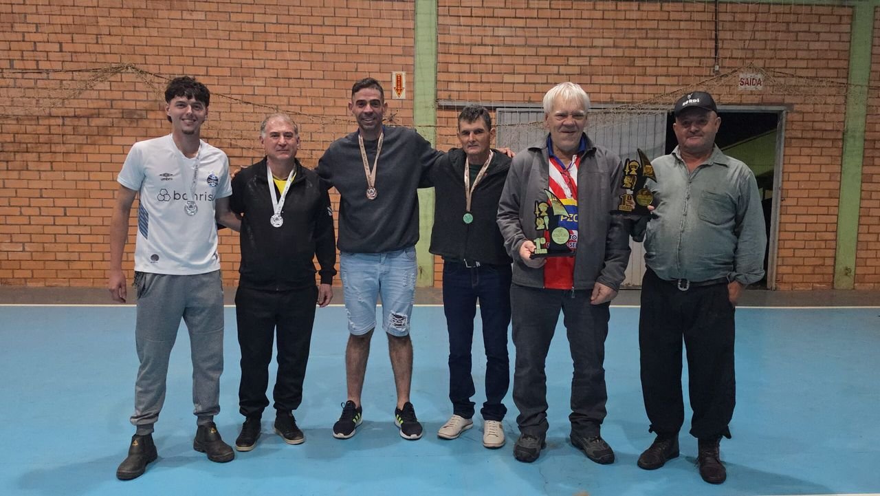 6º JASFLOR Reúne Comunidade em Competição de Truco na Linha Flor da Serra