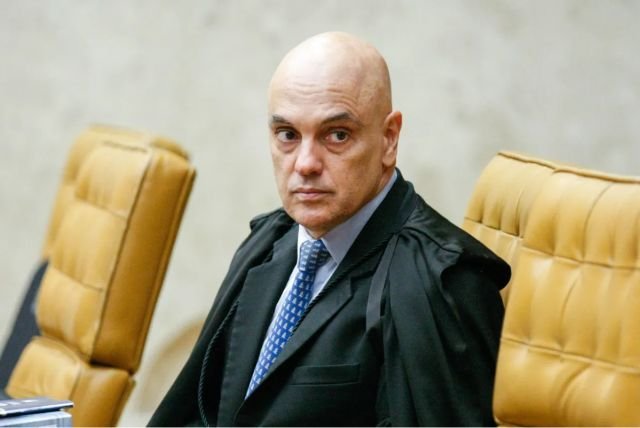 Moraes busca apoio político em meio a isolamento fora do STF