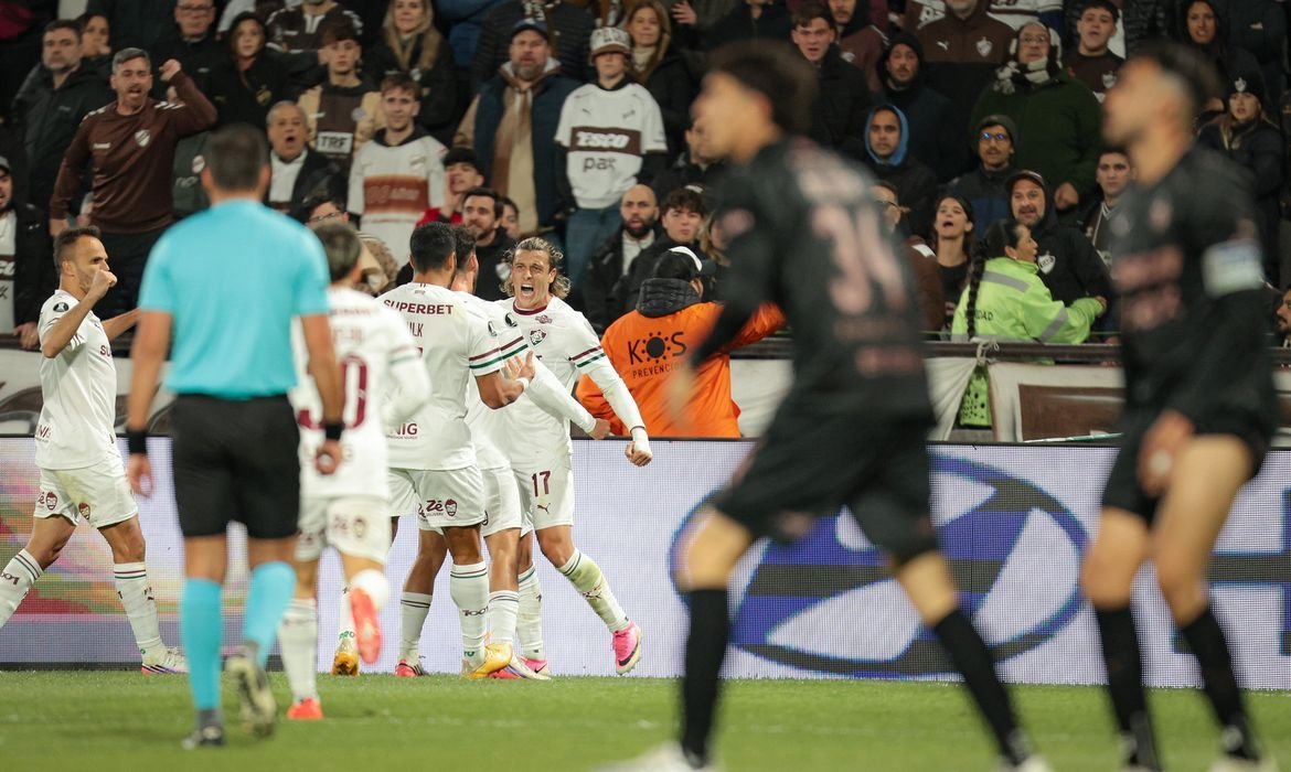 Fluminense avança à semifinal da Libertadores após derrota para o Platense