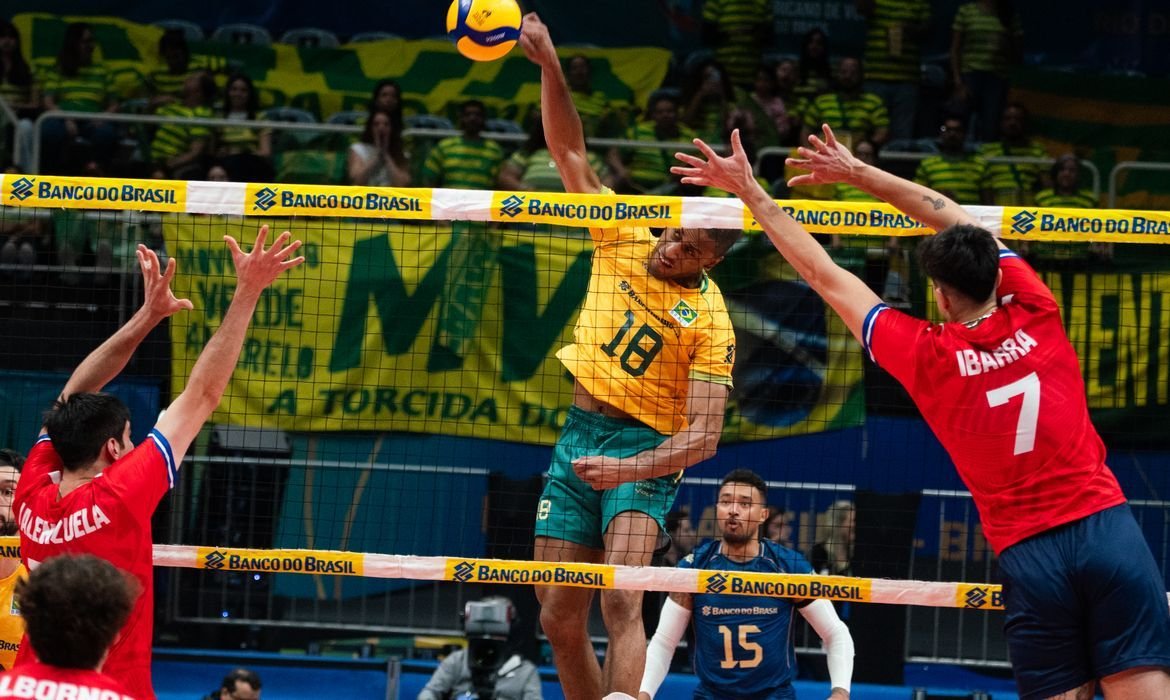 Brasil vence Chile na estreia do Sul-Americano de vôlei masculino