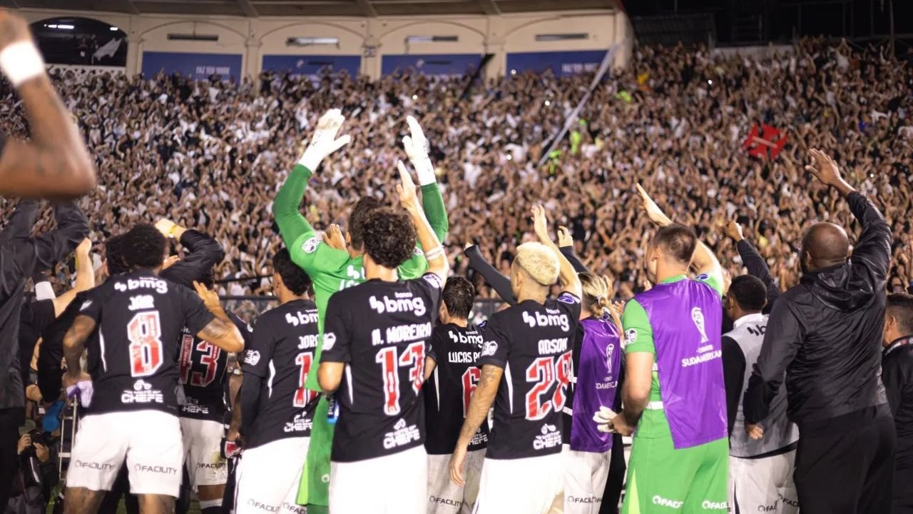 Vasco vence Independiente Santa Fe e avança para semifinal da Copa Sul-Americana