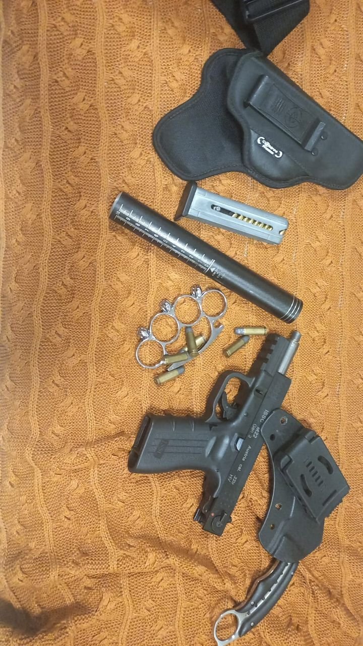 Homem preso em Chapecó durante operação por estelionato e porte ilegal de arma