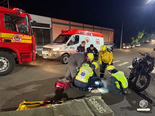 Colisão entre moto e utilitário deixa jovem ferido em São Miguel do Oeste